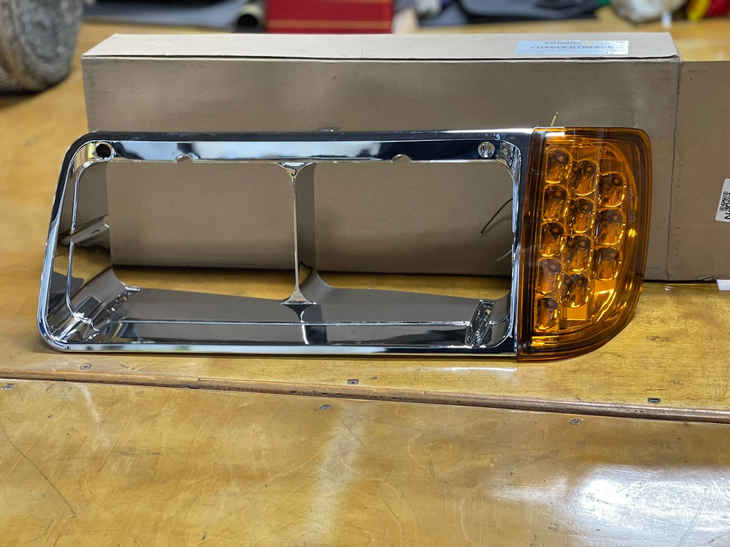 FL FLD Light Bezel with Corner Lamp Left Side