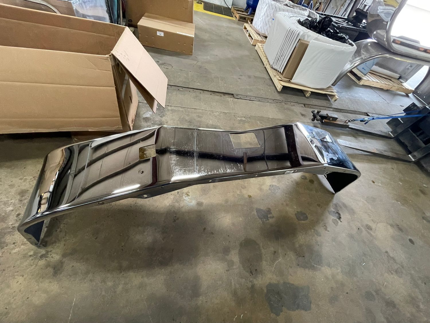 Peterbilt 579 Bumper with Tow Gen II 2021+ 16.5"