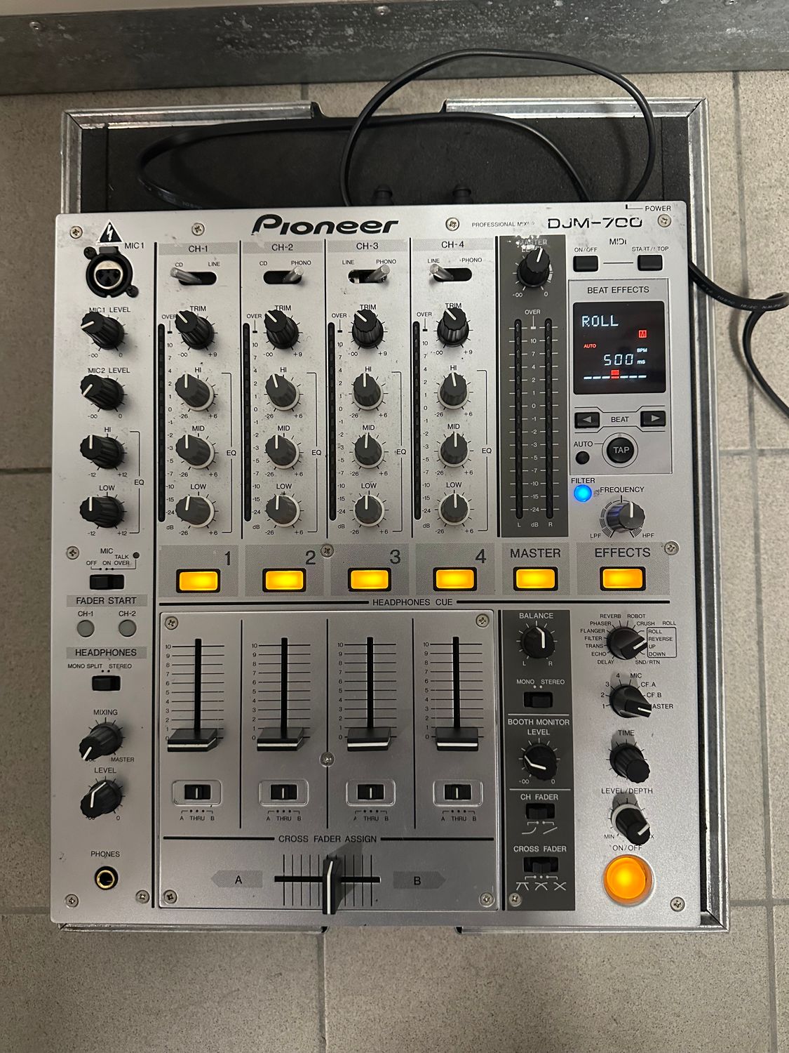 2de hands PIONEER DJM 700 silver
