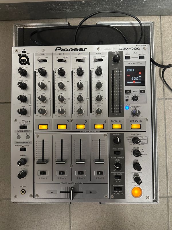 2de hands PIONEER DJM 700 silver