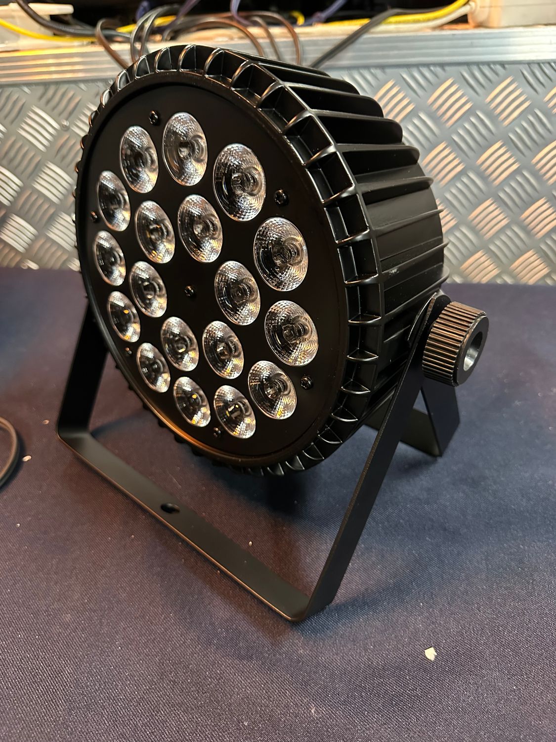 SHEHDS 18x18W LED-PAR RGBWA UV