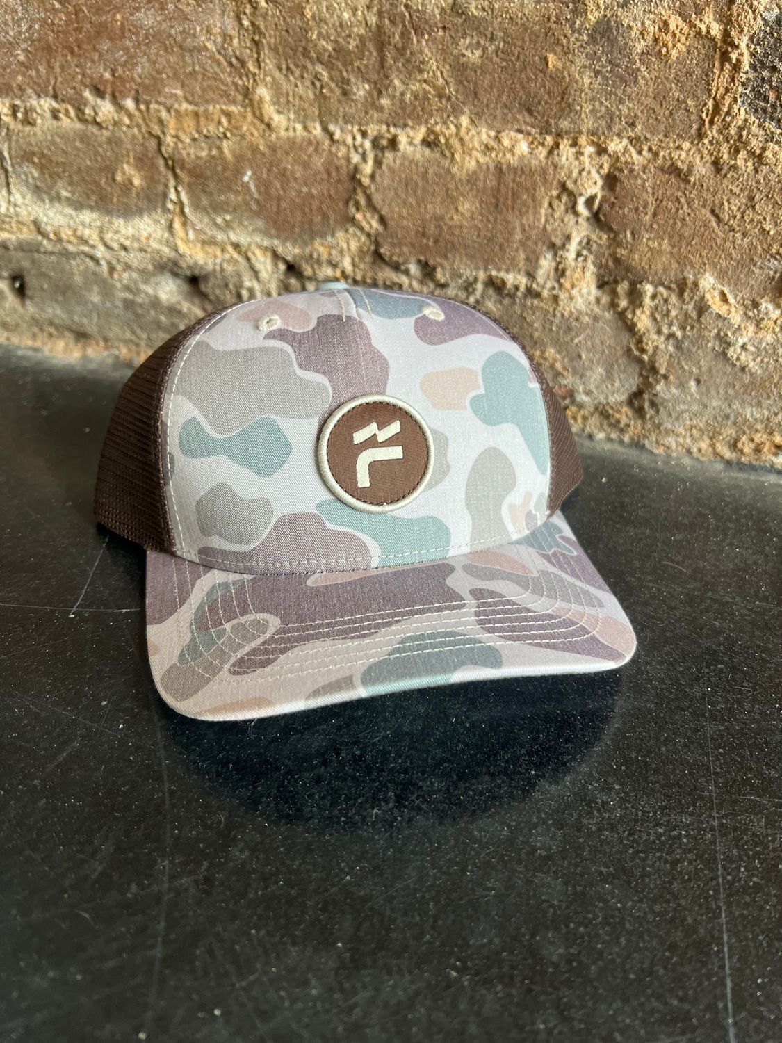 FREE FLY YOUTH BRAND FLAG CAMO