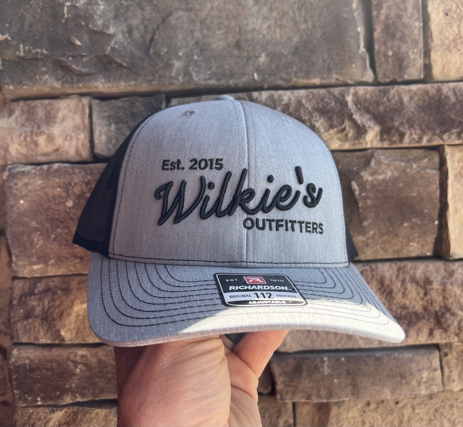 WILKIE'S HAT TRUCKER PUFF CURSIVE WILKIE'S, Attribute: 112 HEATHER GREY/BLACK