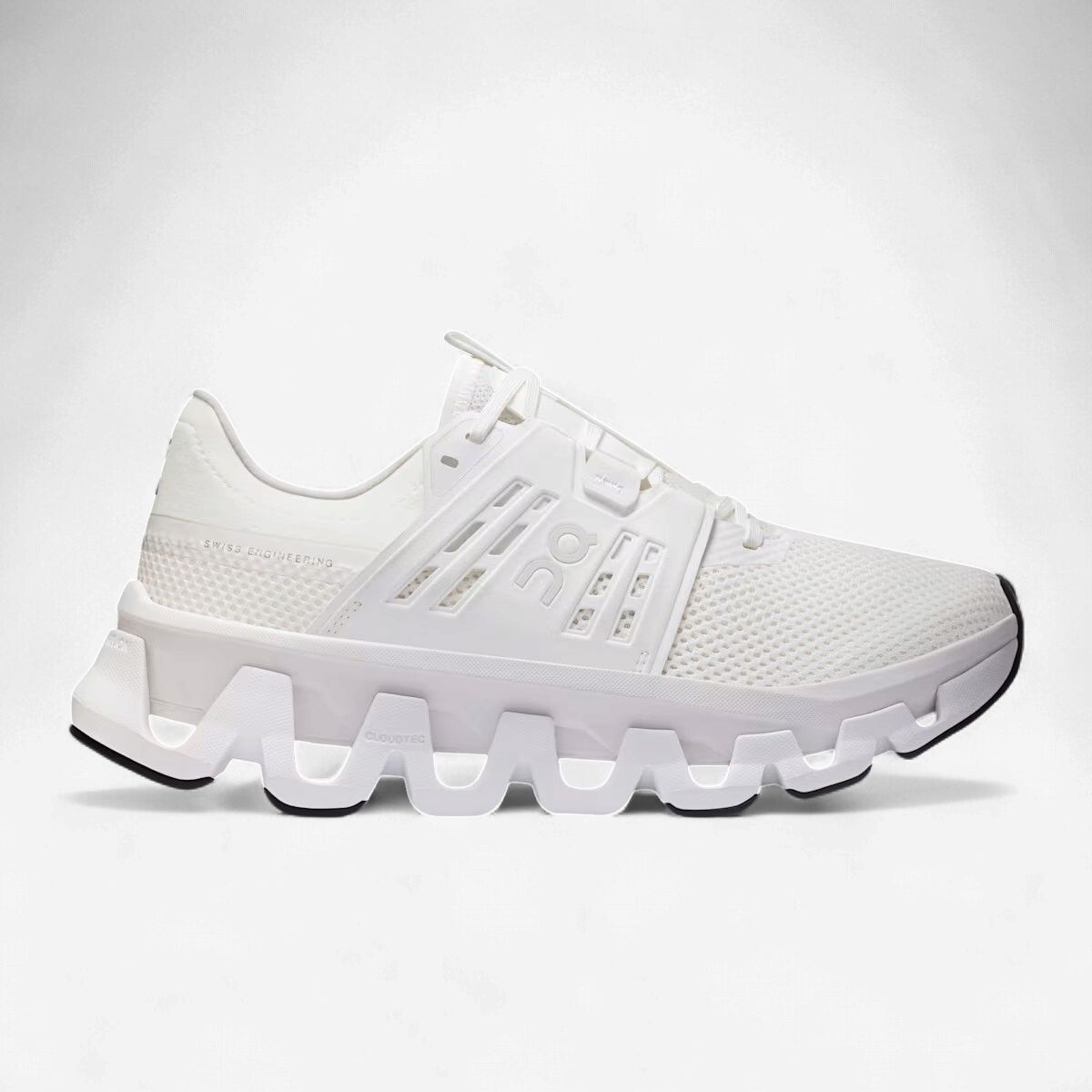 ON RUNNING WOMEN'S CLOUDSWIFT AMP