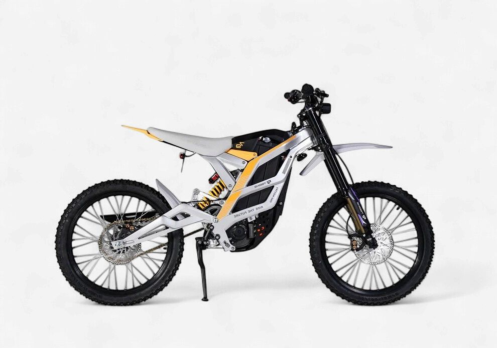 Falcon Pro - Silver Metallic/Yellow