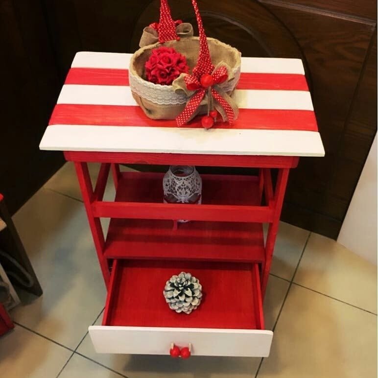 كامودينا خشب