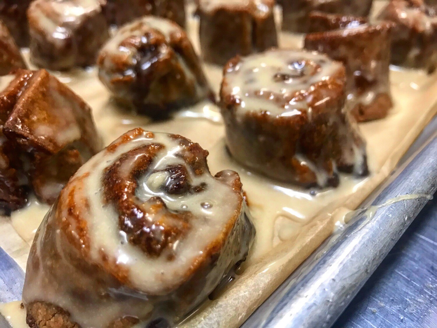 1 Dozen Cinnamon Buns 1 Dozen Cinnamon Buns