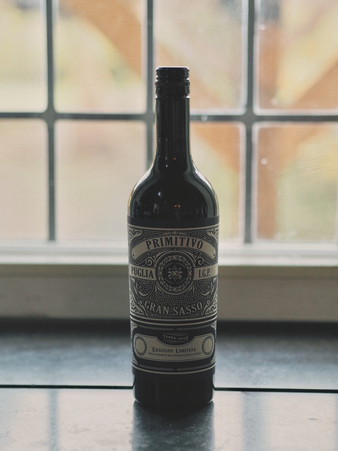 Fles Huiswijn Rood - Gran Sasso Primitivo 75 cl Fles Huiswijn Rood - Gran Sasso Primitivo 75 cl