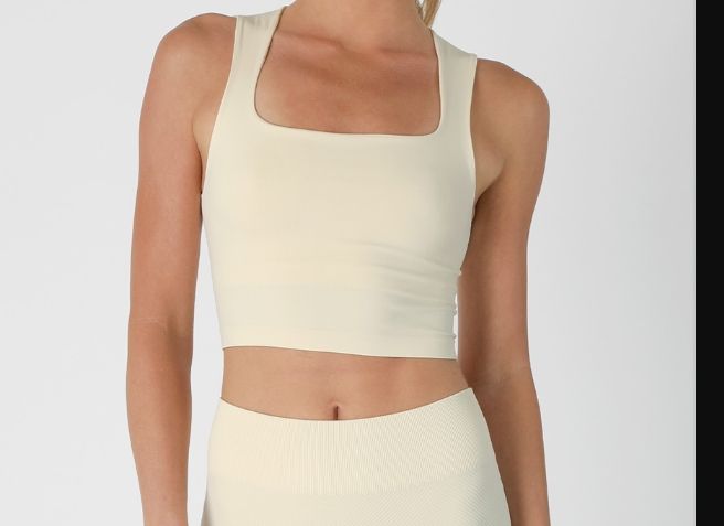 CLEAN LINE SQ NECK TOP NS8252
