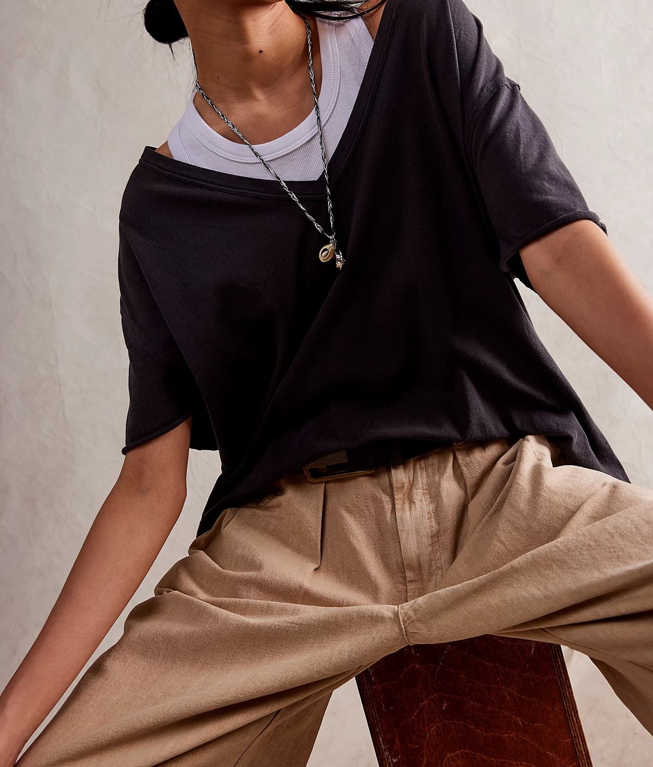 NINA V-NECK TEE OB1984242