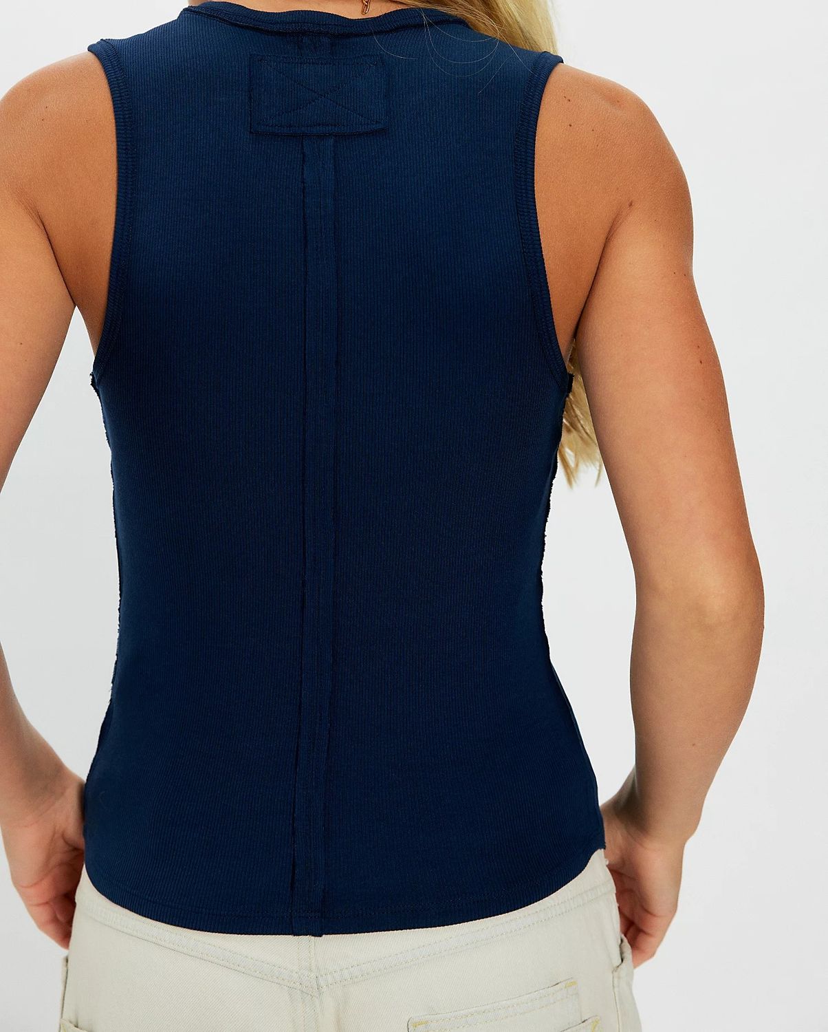 NERIA TANK OB2180045