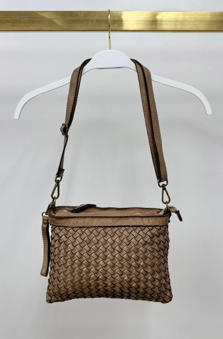 BRAIDED SHOULDER BAG 137