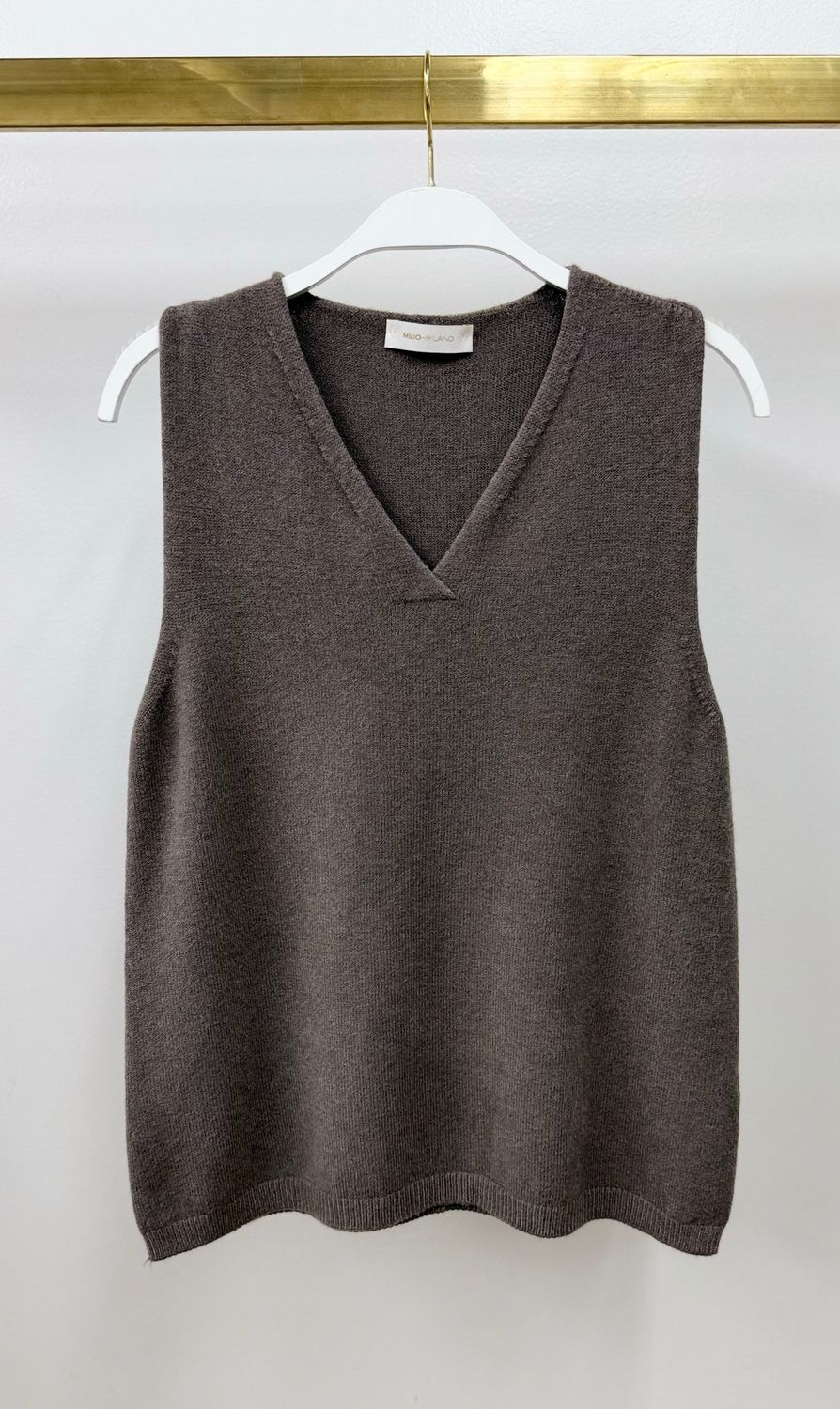 SLEEVELESSV-NECK KNIT TOP 330123