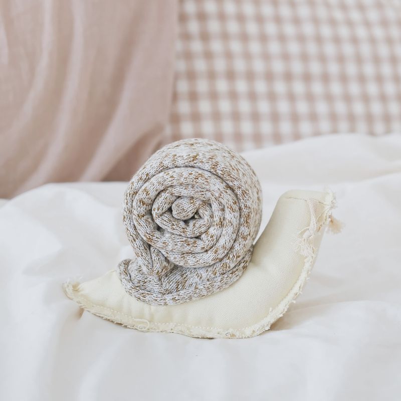 Lambwolf Snail//Enrichment Dog Toy