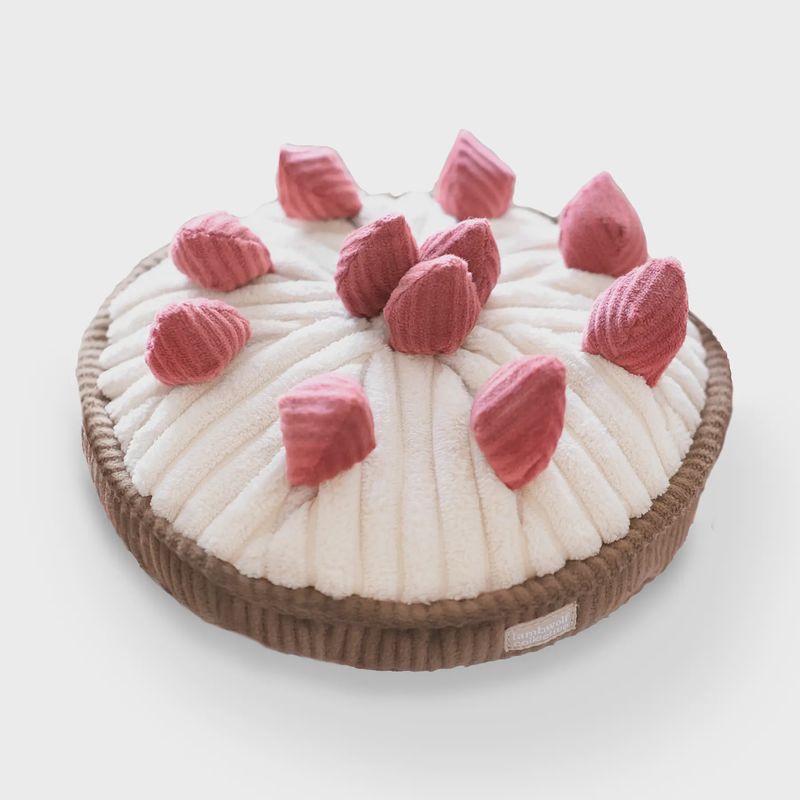 Lambwolf Berry Pie//Enrichment Dog Toy