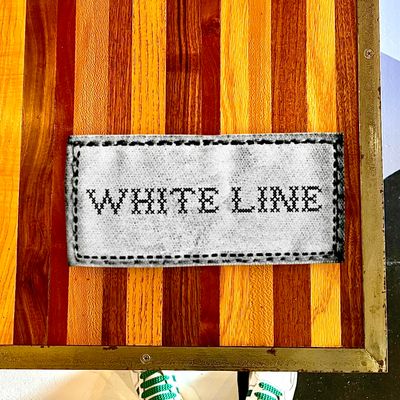 whitE.linE