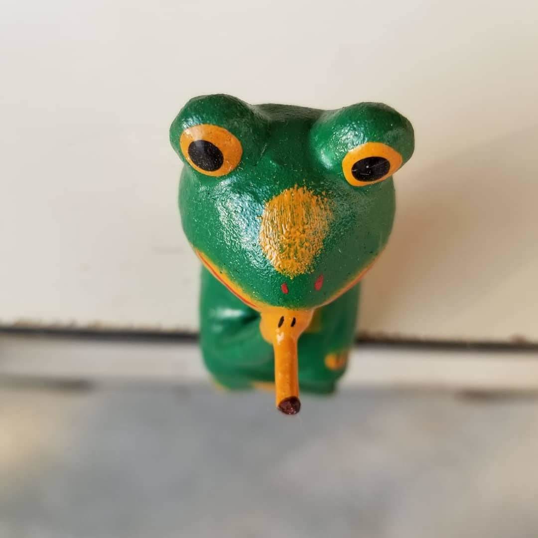 Relaxing Frog Shelf Decor Figurine