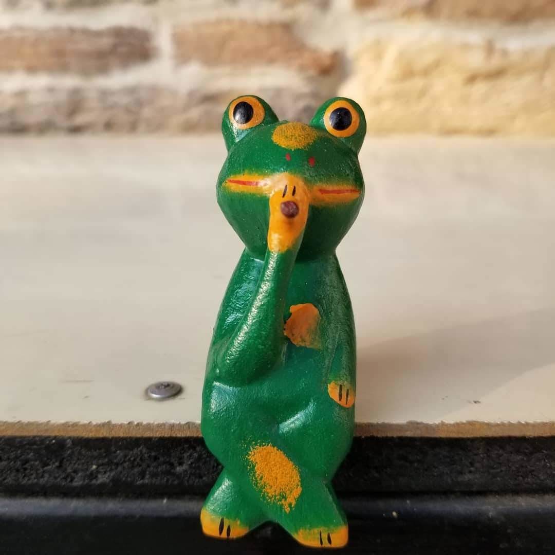 Relaxing Frog Shelf Decor Figurine