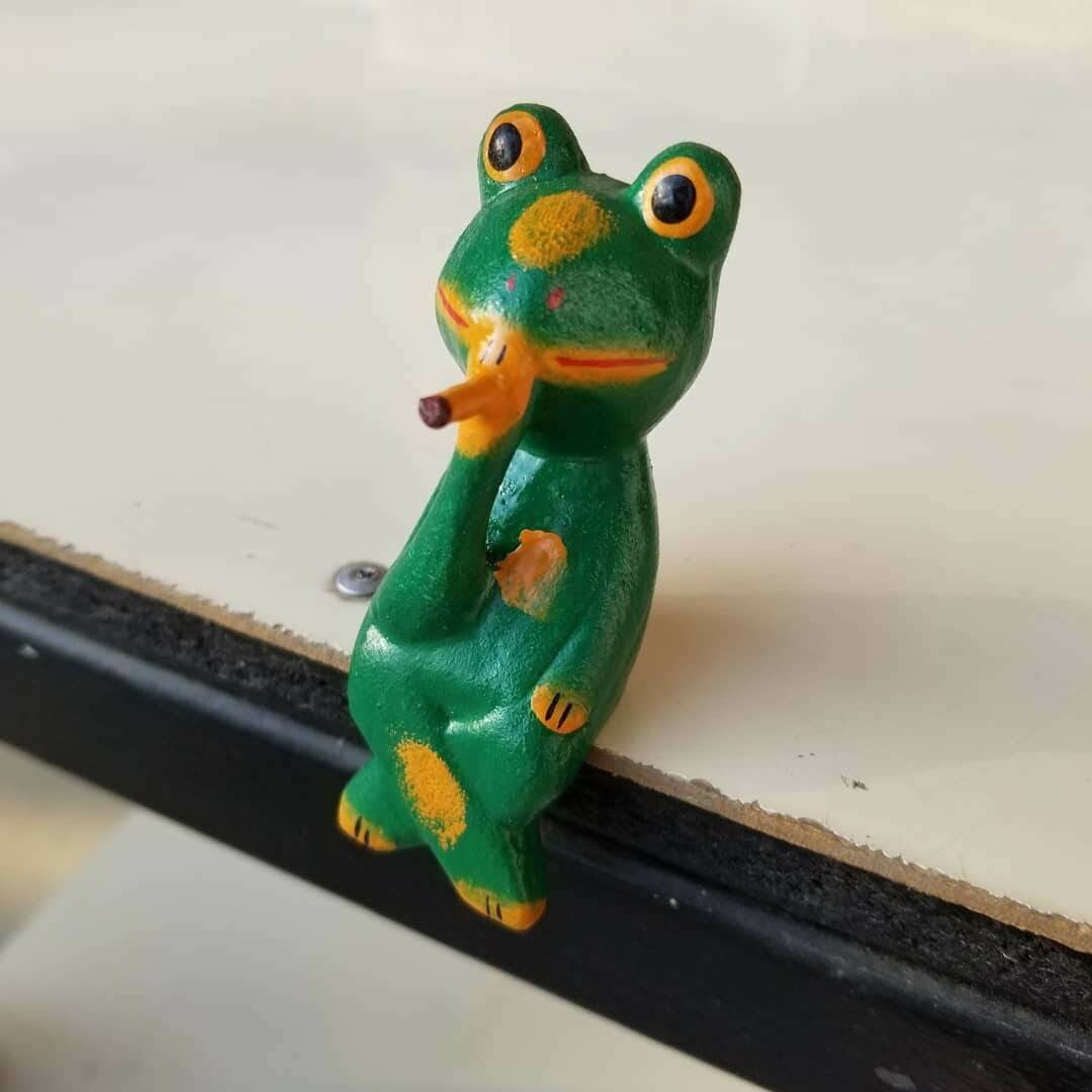 Relaxing Frog Shelf Decor Figurine