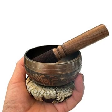 tibetan-singing-bowl-set-handcrafted-bronze-sound-bowl-with-wooden-mallet-silk-cushion-meditation-sound-healing-tool