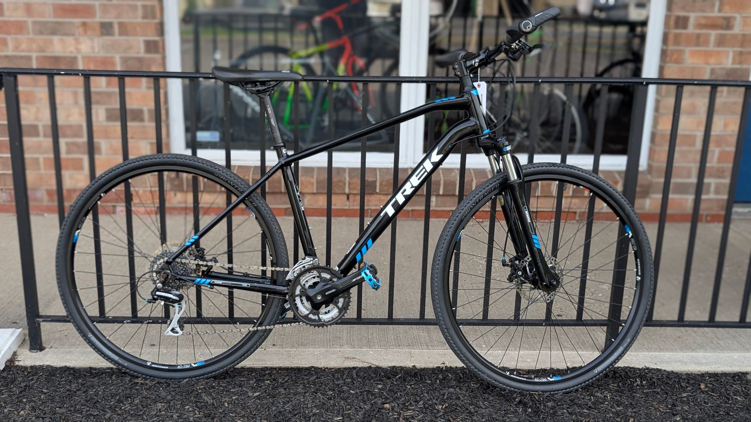 Used Trek Dual Sport 8.3 - Black - Large