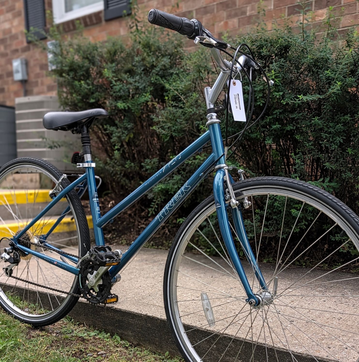 Used Trek 720 - Medium - Blue
