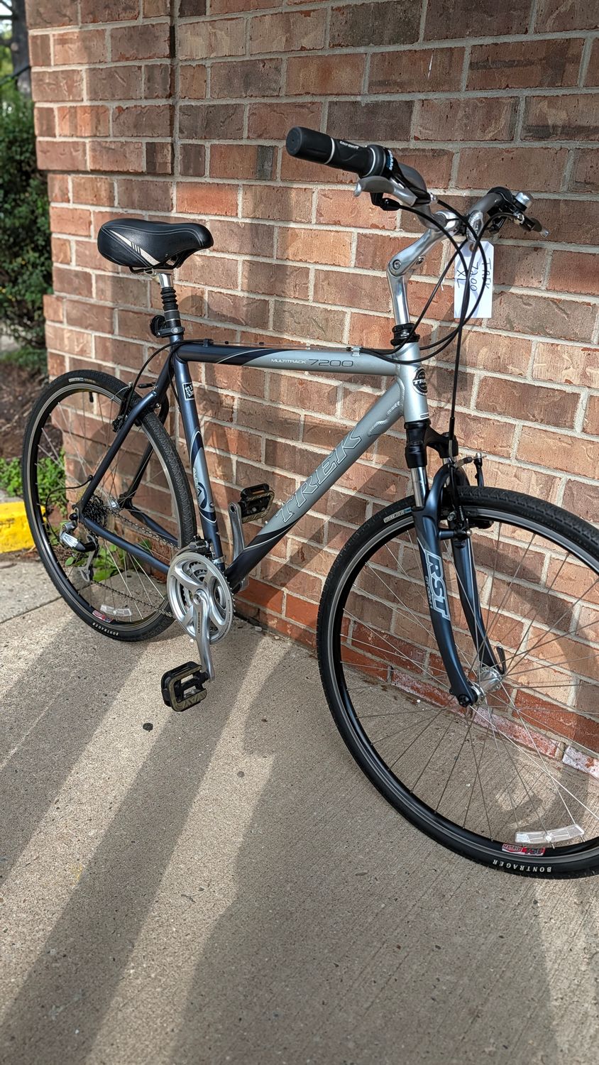 Used Trek 7200 - Silver - XXL