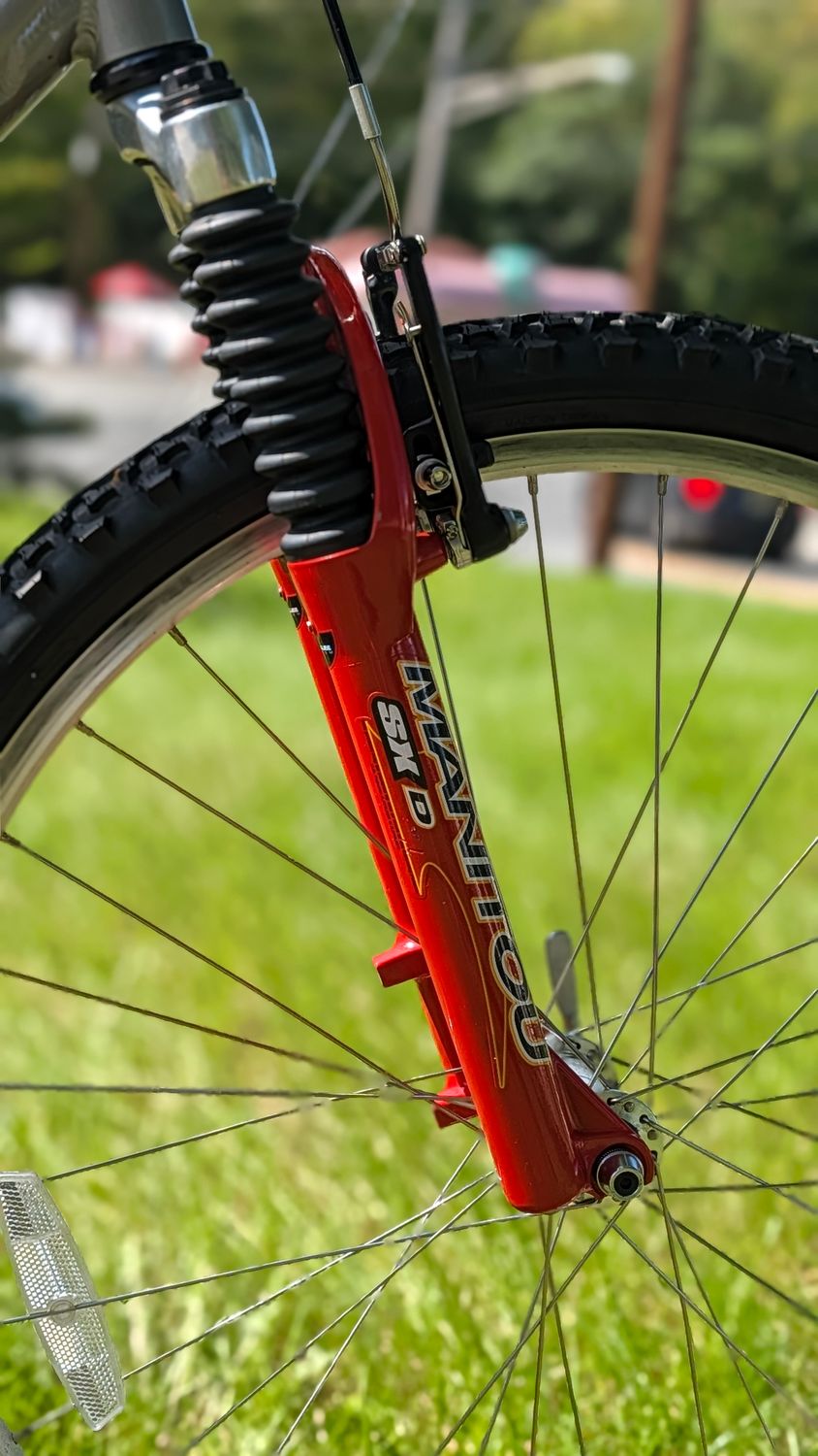 Used Trek 6000 - Silver/Red - XS