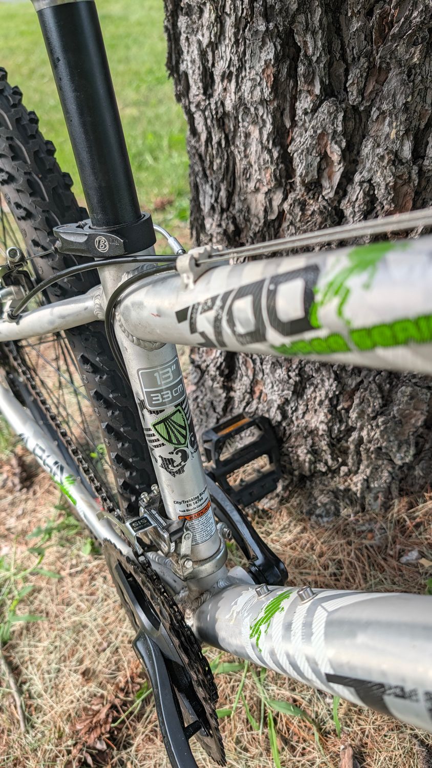Used Trek 3700 - Silver - XS