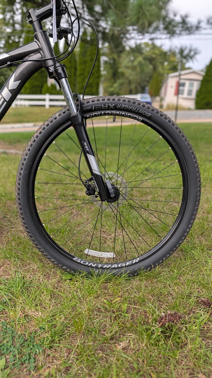 Used Trek Marlin 6 - Dark Grey - Large