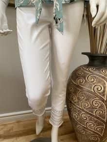 Tribal White Jean, Size: 4