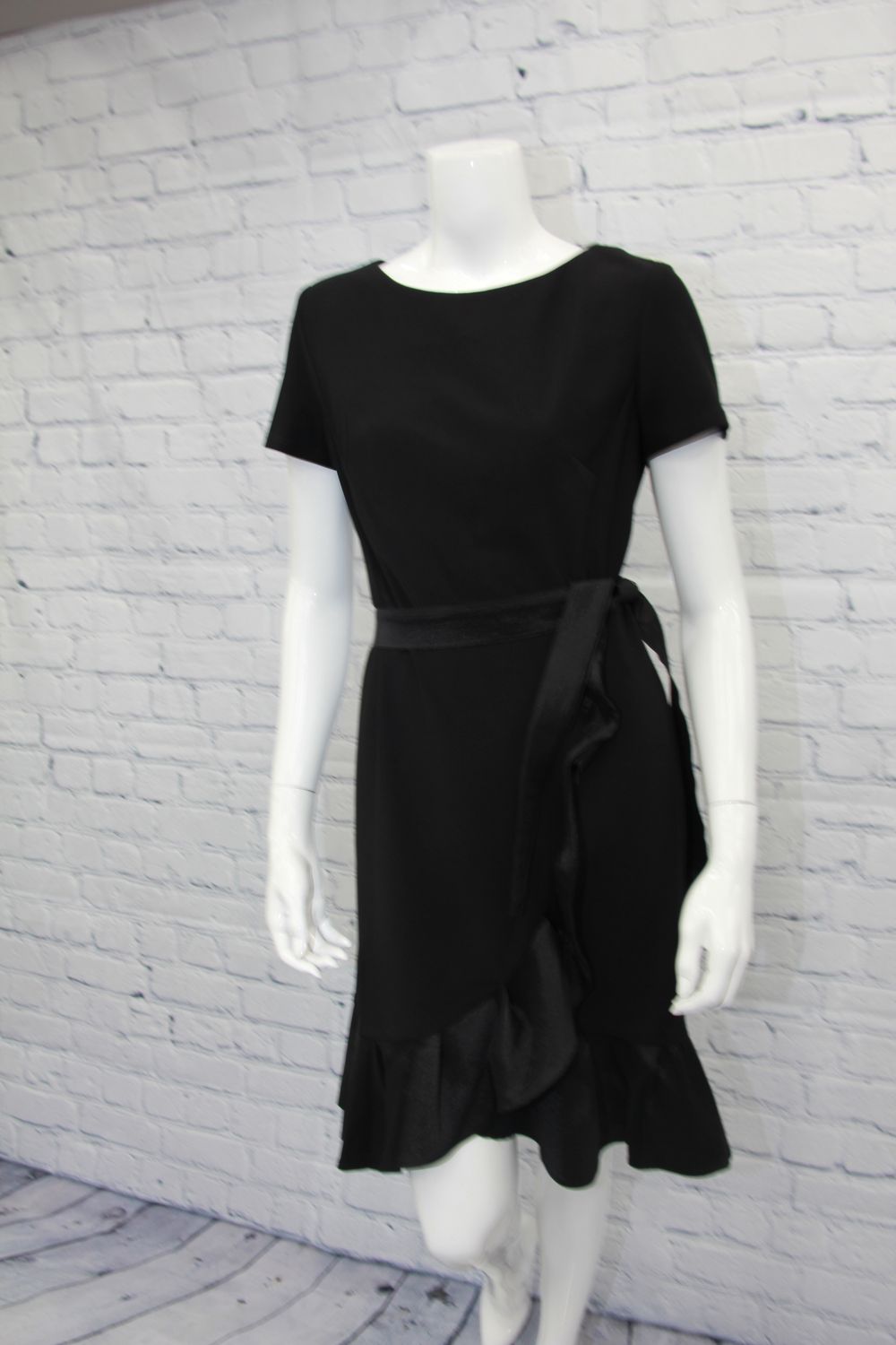 Frank Lyman Black Dress, Size: 6