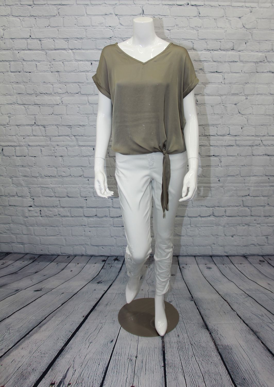 Frank Lyman Top, Size: 8