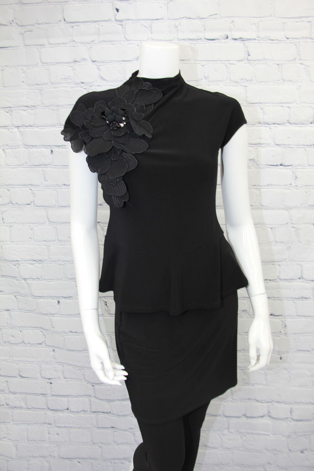 Frank Lyman Top , Size: 6