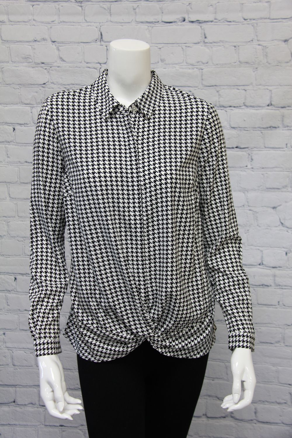 Black &amp; White Pull Over Blouse, Size: XS