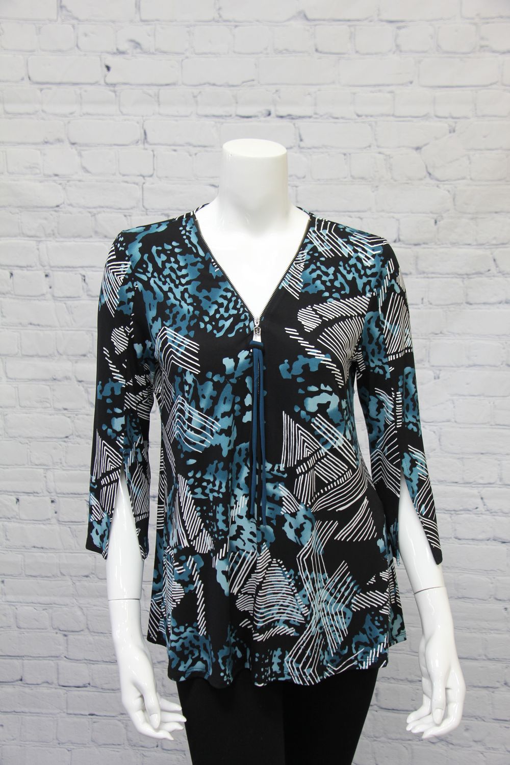 Black/Teal Top, Size: S