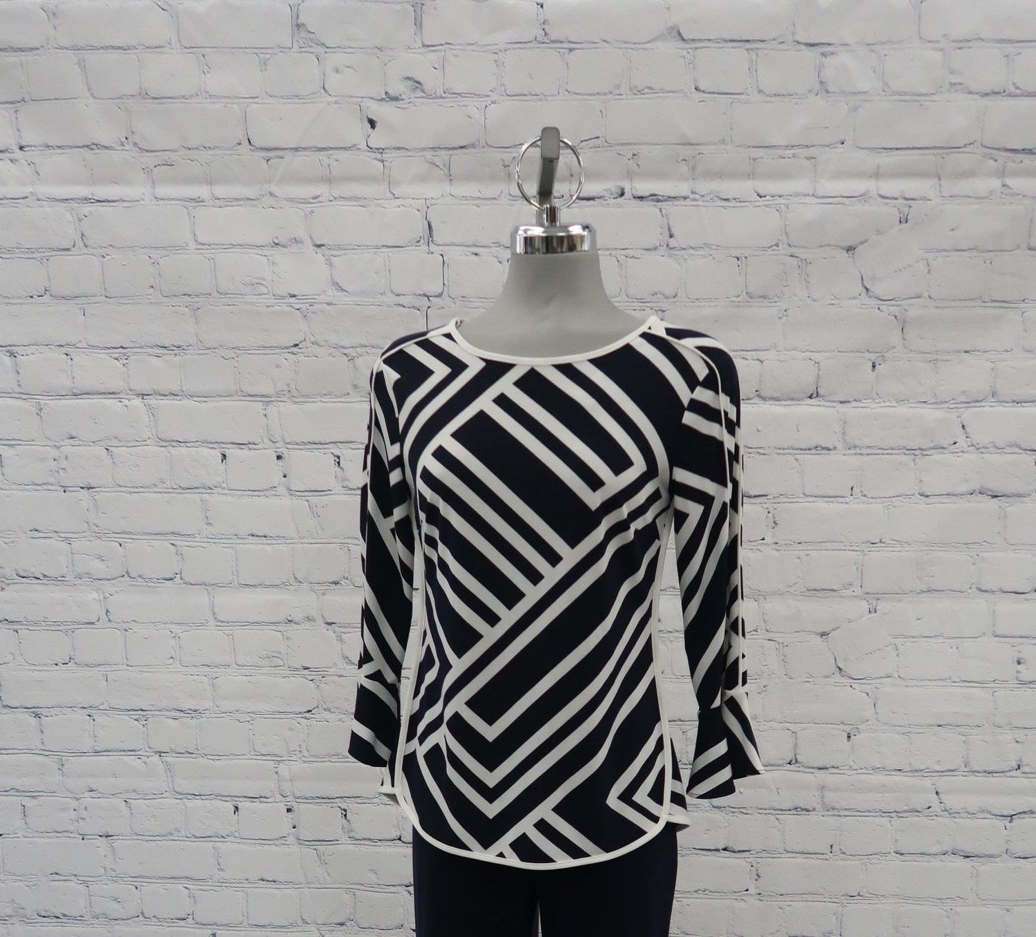 Frank Lyman Top