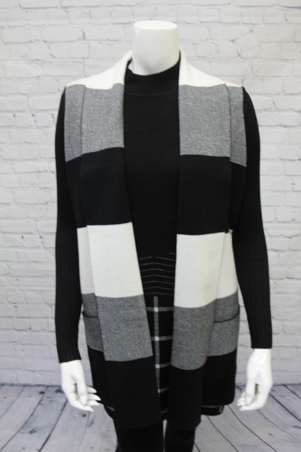 Black/White Vest, Size: XS