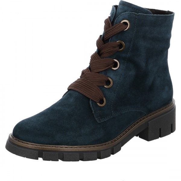 Debbie Boot