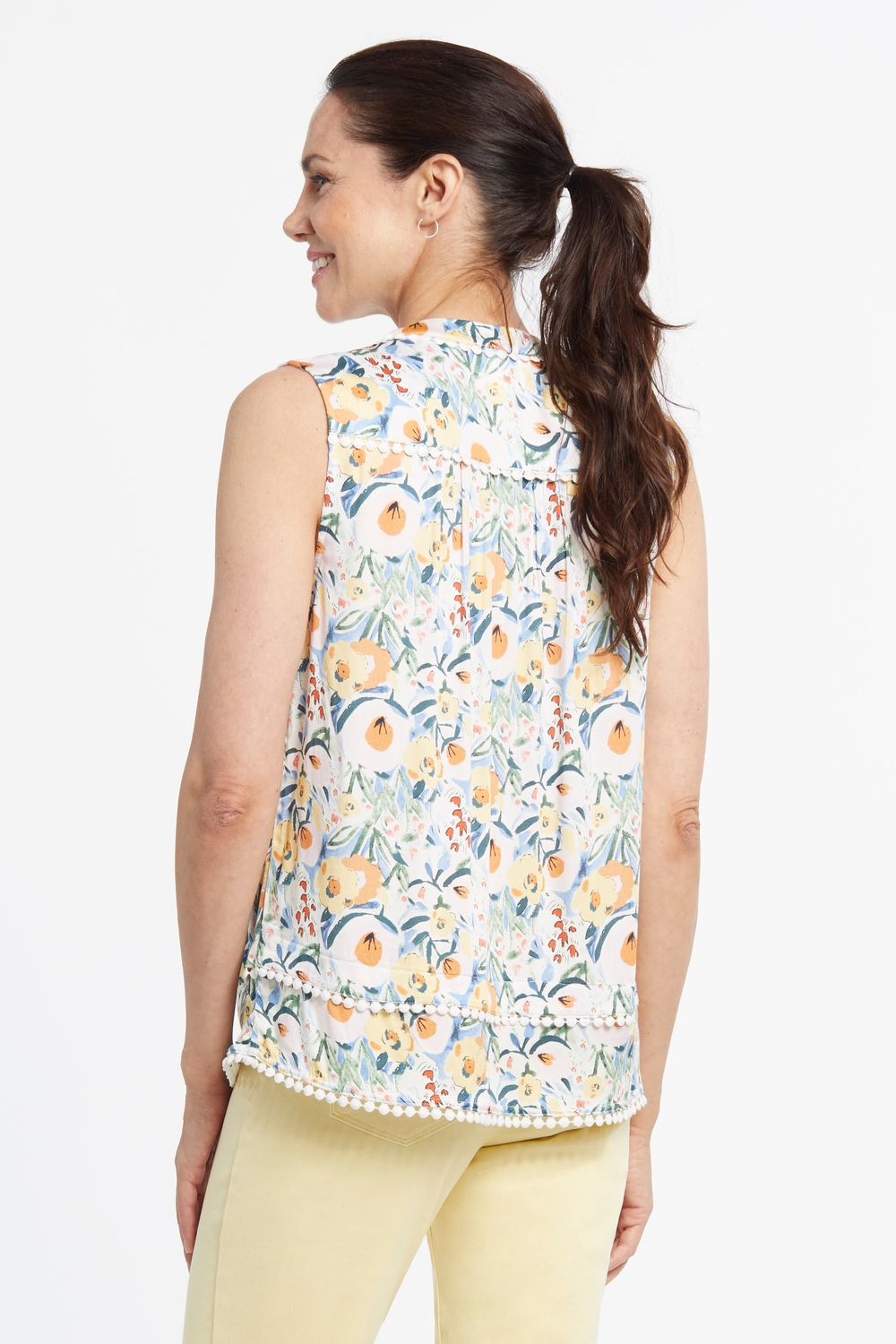 Sleeveless Blouse With Tuck Pleats
