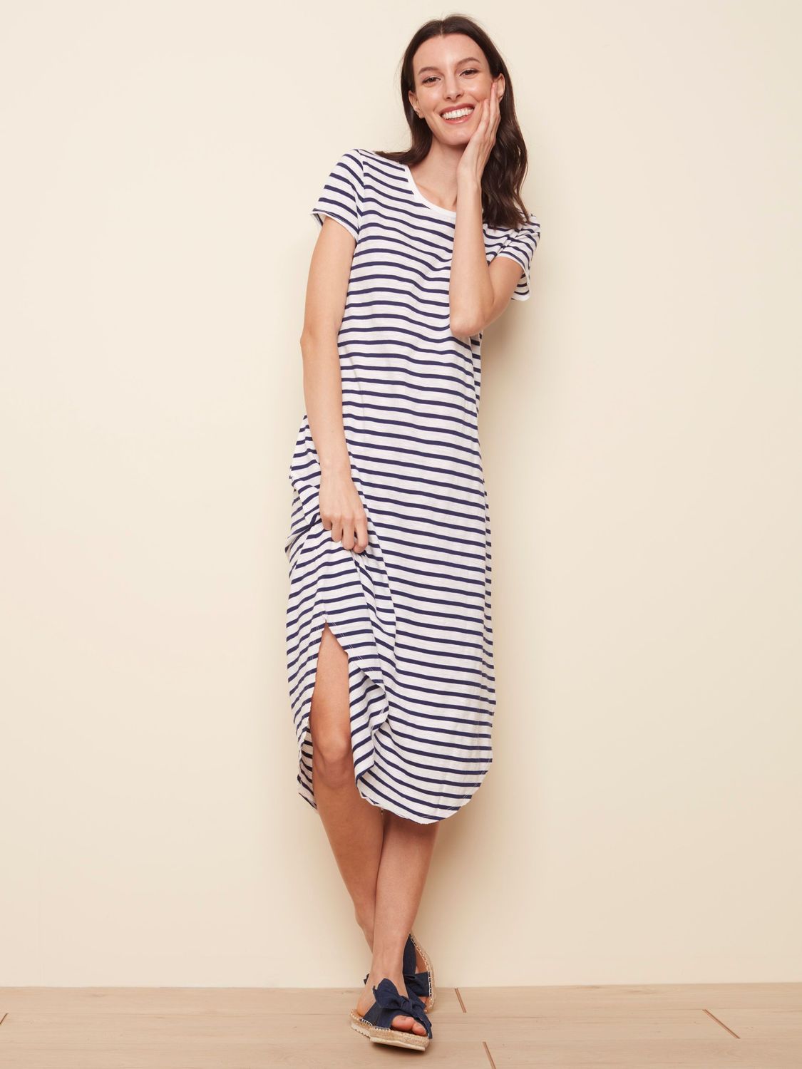 Dress With Short Sleeve &amp; Tail Hem C3127