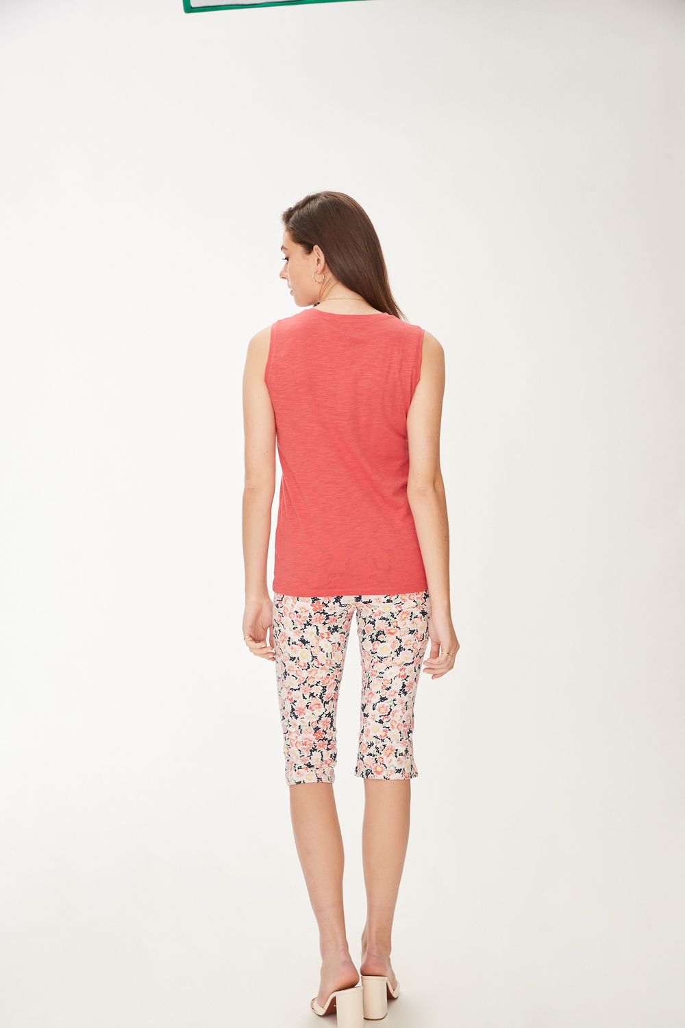 Sleeveless V Neck Top (More Colors) 1211476