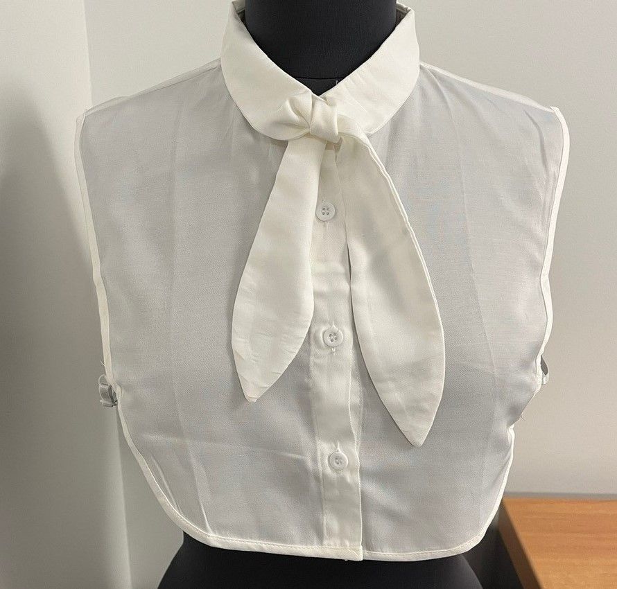Collar 131, Color: White