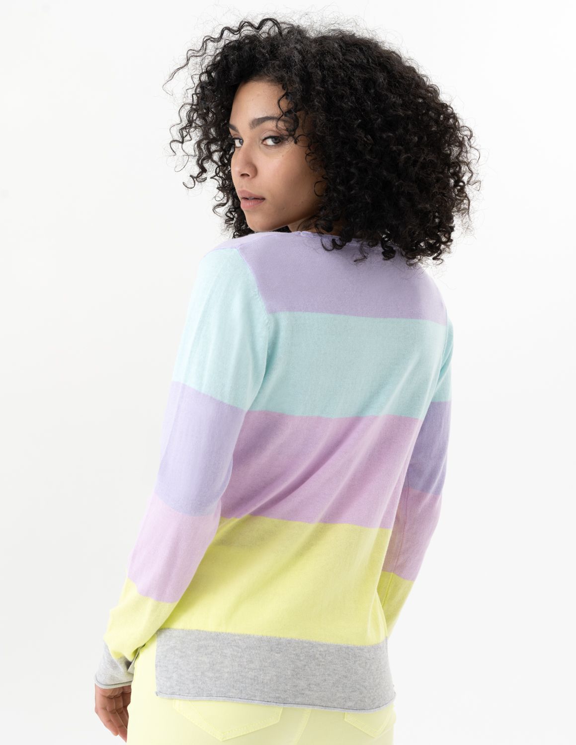 Knit Sweater R6835