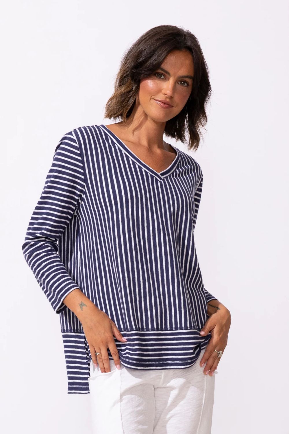 Easy V Tee E23542, Color: Navy, Size: XS