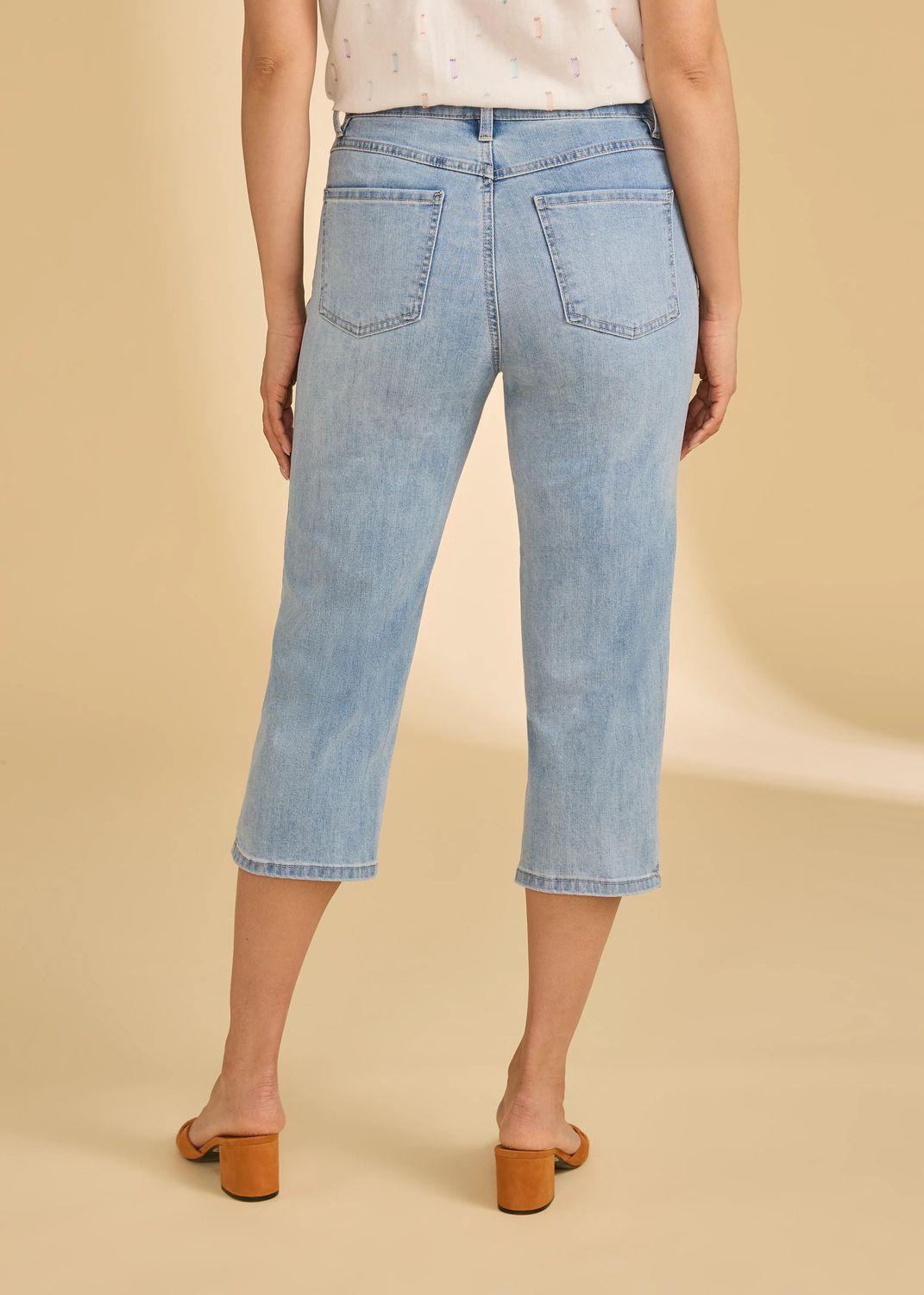 Suzanne Capri 6857779, Color: L Wash, Size: 2