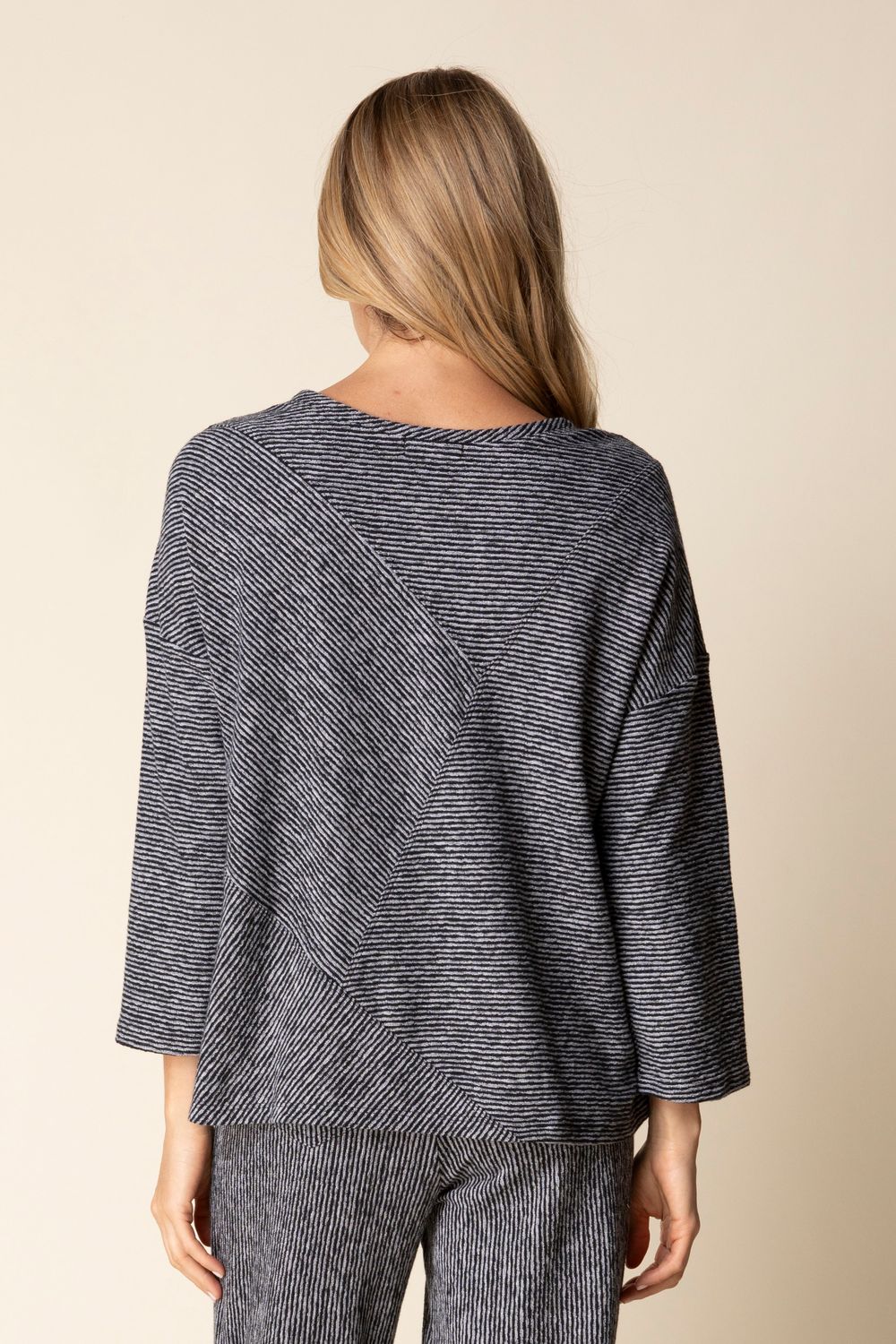 Pacific Seamed Top H21537S6, Color: Black, Size: XS