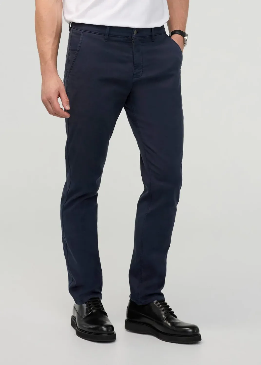 Live Lite Relaxed Taper Chino