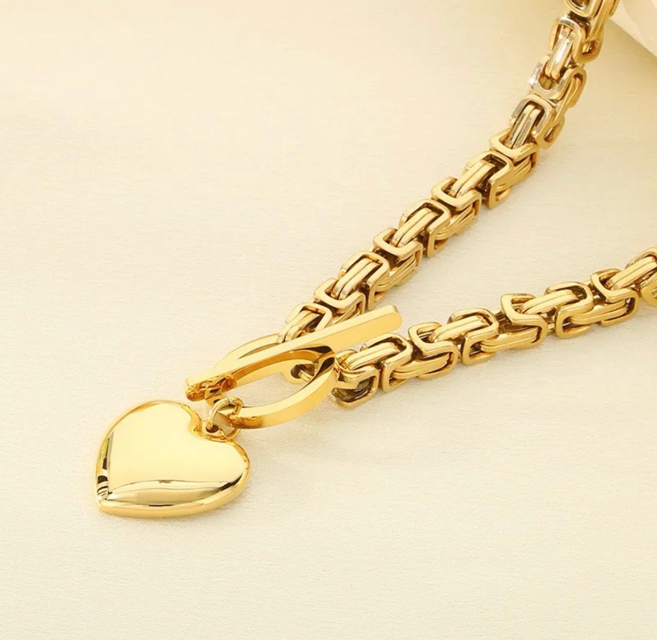 lon Plating (IP) 18K Gold Plated Heart Shape 304 Stainless Steel