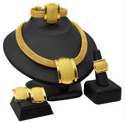 24K Dubai Gold Plated Jewelry Elegant Vintage Style Lady Bridal Necklace Bracelet Earrings Ring Four Piece Set Waterproof Non Tarnish